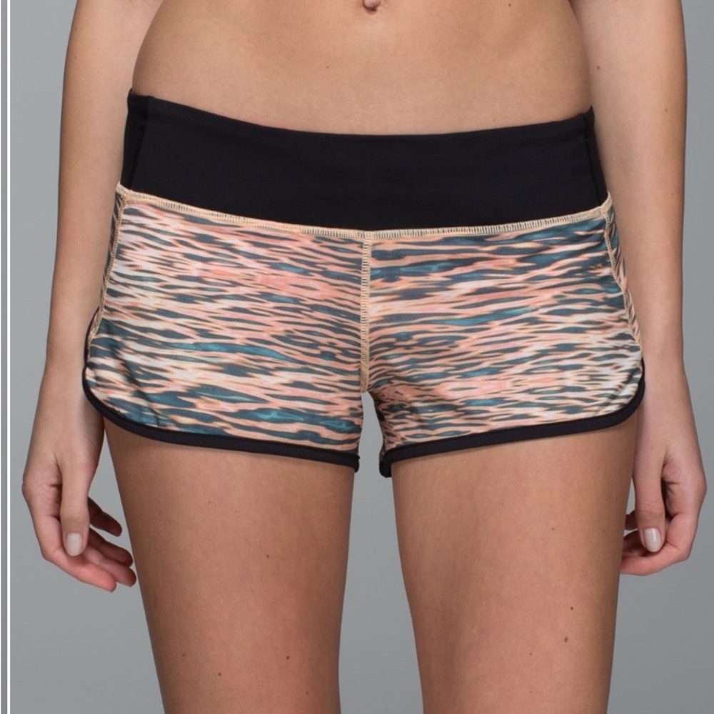 Lululemon Speed Short Tiger Water Multi / Black Size 4